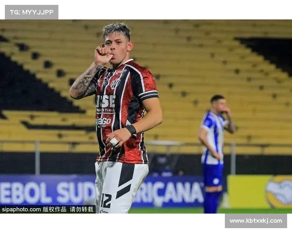 加那利德比冲突升级 50余名拉斯帕尔马斯极端球迷闯入球场引发混乱